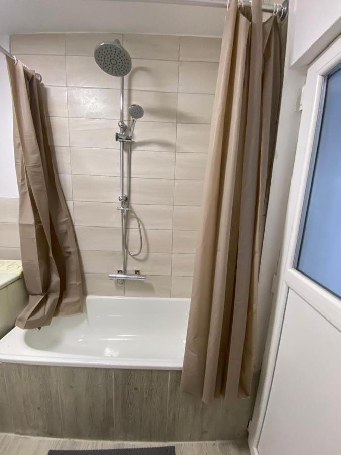 Apartament House Sasca Appartement Oradea Buitenkant foto