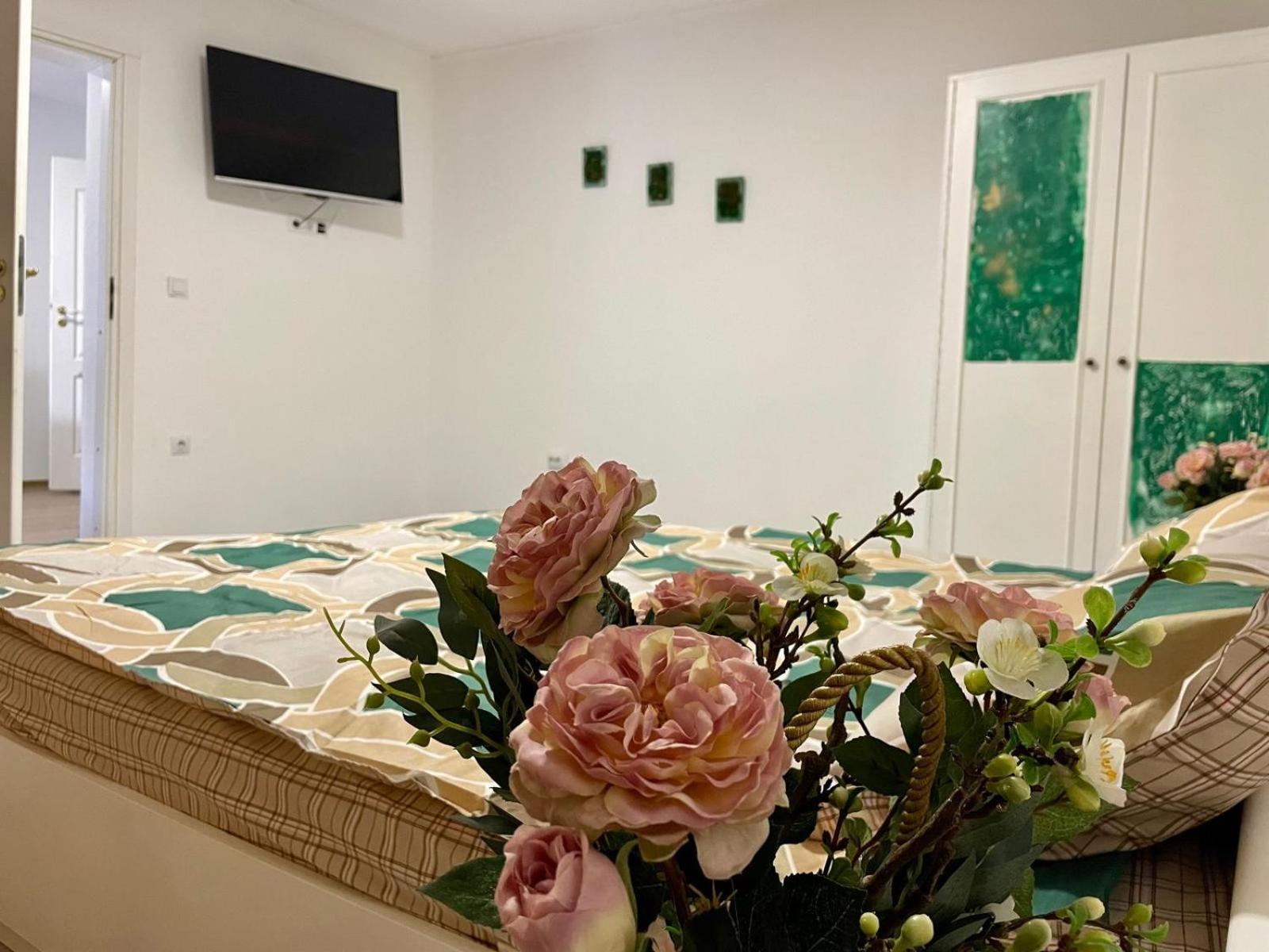 Apartament House Sasca Appartement Oradea Buitenkant foto